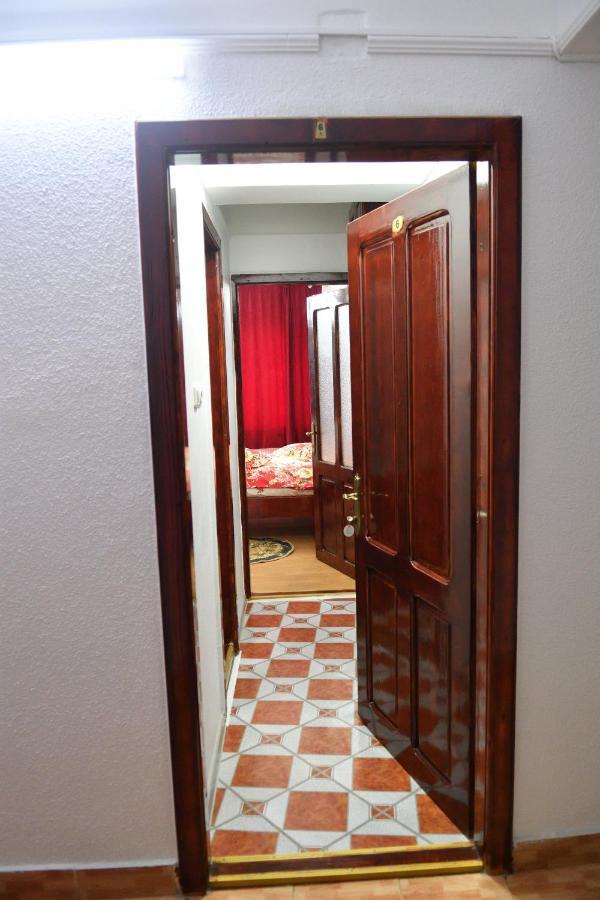 Casa Simescu I Hostel Caransebeş Exterior foto